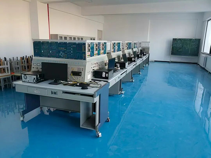 機(jī)械與電氣工程學(xué)院完成實(shí)驗(yàn)室整體搬遷 全新實(shí)驗(yàn)平臺助力實(shí)踐育人